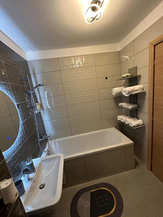Coresi Luxury Apartments Braşov Exteriör bild